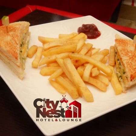 City Nest Hotel Ogombo Экстерьер фото