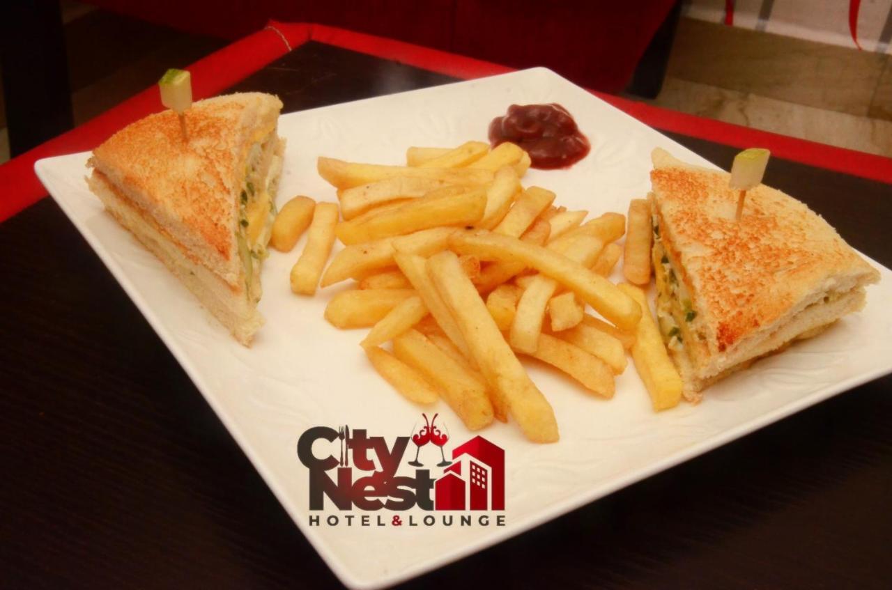 City Nest Hotel Ogombo Экстерьер фото